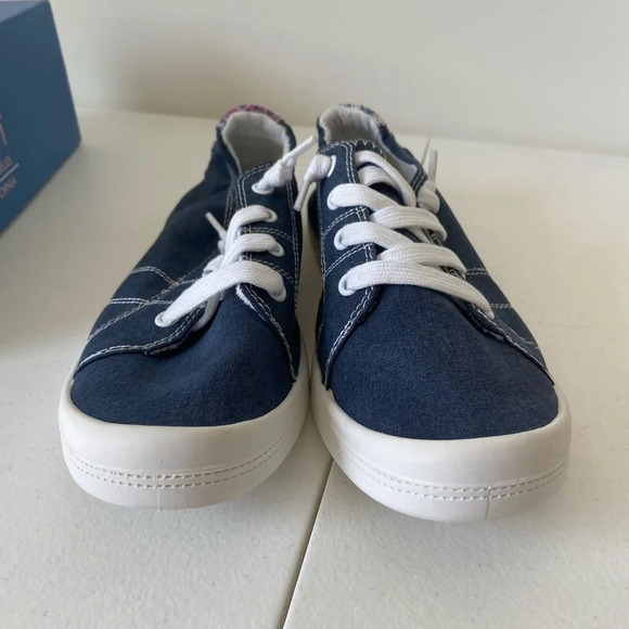 NEW | Jellypop women’s Dallas navy canvas slip on embroidered sneakers — 9.5 - Picture 2 of 8